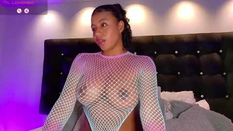 Snapshot of charlotterussel chatting on 01.28.25 charlotterussel online show from 01.28.25