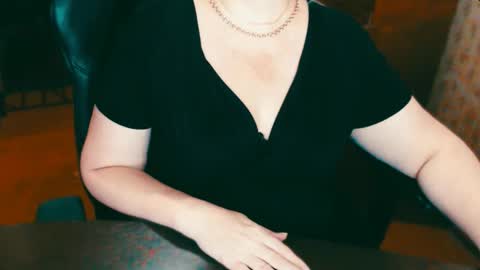 CharlotteXTasty online show from 12.12.24