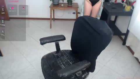 Snapshot of charlottezoe1 chatting on 02.17.25 charlottezoe online show from 02.17.25