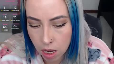 Snapshot of charlottezoe1 chatting on 03.11.25 charlottezoe online show from 03.11.25