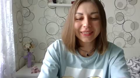 Snapshot of charming__chick chatting on 07.19.26 charming__chick online show from 07.19.26