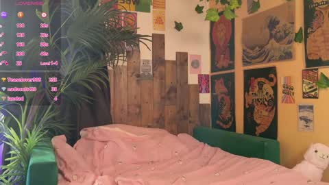 Snapshot of charming_lilly chatting on 02.05.25 Lissa online show from 02.05.25