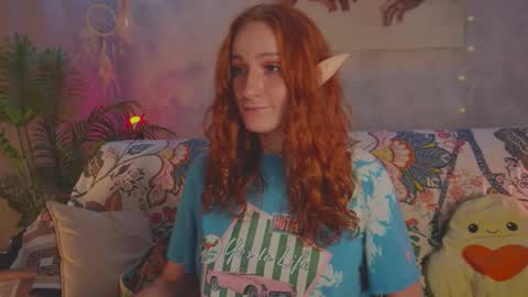 Snapshot of charming_lilly chatting on 09.19.25 Lissa online show from 09.19.25