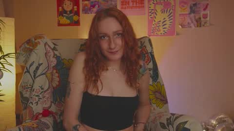 Snapshot of charming_lilly chatting on 11.11.25 Lissa online show from 11.11.25