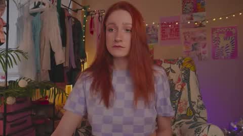 Snapshot of charming_lilly chatting on 11.28.25 Lissa online show from 11.28.25