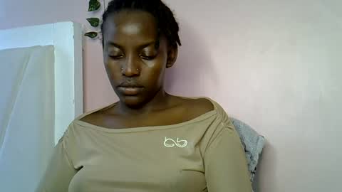 Snapshot of charmingdime chatting on 06.25.26 charmingdime online show from 06.25.26