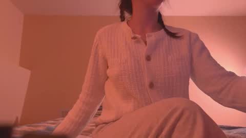 Snapshot of charmingkatie chatting on 11.22.25 katie online show from 11.22.25