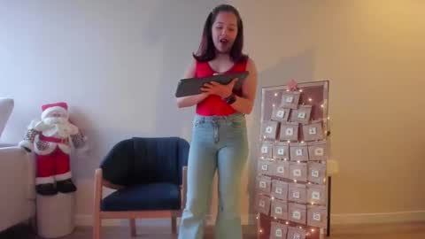 Snapshot of cheek_chic12 chatting on 12.01.25 Regina Phalange online show from 12.01.25