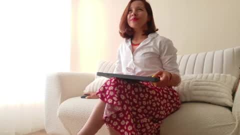 Regina Phalange online show from 04.13.26