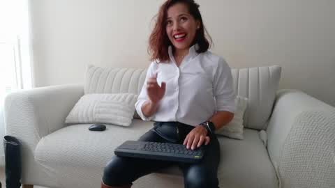 Regina Phalange online show from 05.29.26