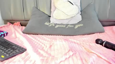 Snapshot of cheerlynn chatting on 02.06.25 Cherlyn online show from 02.06.25