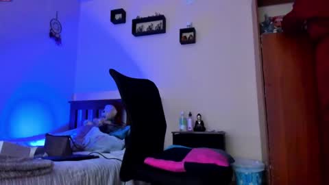 Miss Cheeryl online show from 12.31.24