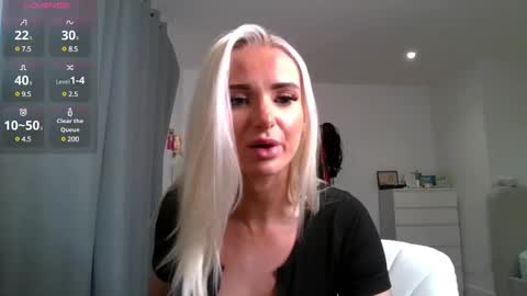 Snapshot of chelseablondeuk chatting on 12.21.24 ChelseaBlonde online show from 12.21.24