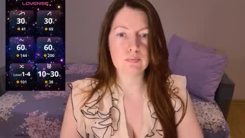 Snapshot of chelsey_rayne chatting on 12.21.25 Instagram faroffland online show from 12.21.25