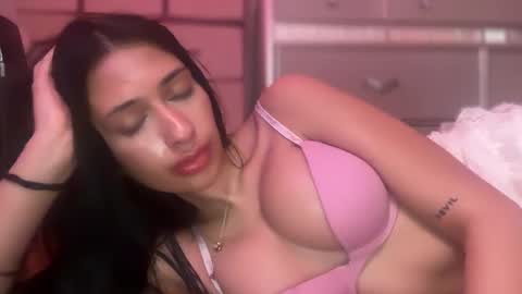 Snapshot of cherliecarmen chatting on 02.13.25 cherliecarmen online show from 02.13.25