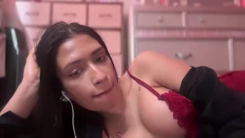 Snapshot of cherliecarmen chatting on 02.20.25 cherliecarmen online show from 02.20.25