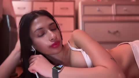 Snapshot of cherliecarmen chatting on 03.01.25 cherliecarmen online show from 03.01.25