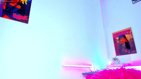 Snapshot of cherry_gate chatting on 10.31.25 cherry_gate online show from 10.31.25