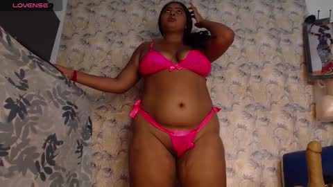 Snapshot of cherry_guerrera chatting on 11.22.25 Ask me online show from 11.22.25