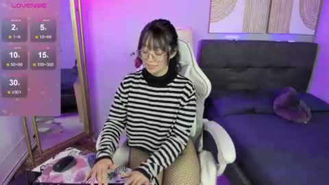 Snapshot of cherry_kissx chatting on 07.23.26 Chloe online show from 07.23.26