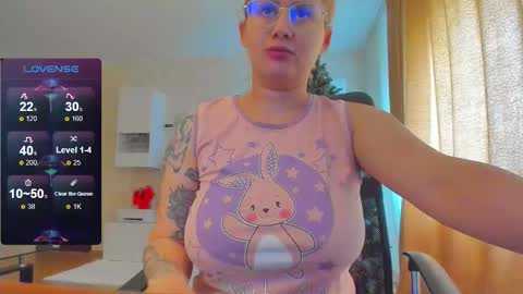 Snapshot of cherry_pie_69 chatting on 02.06.25 mayra online show from 02.06.25