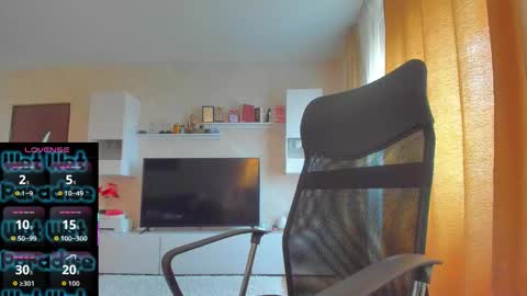 Snapshot of cherry_pie_69 chatting on 11.13.25 mayra online show from 11.13.25