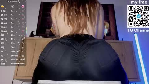 Vanessa Ray  STREAMING TIME everyday of the week  -  German time. except Saturday online show from 12.23.25