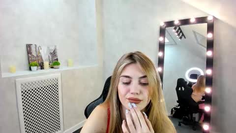 Snapshot of cherry_pr1ce chatting on 12.13.24 cherry_pr1ce online show from 12.13.24