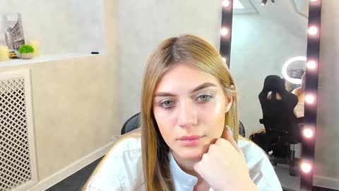 Snapshot of cherry_pr1ce chatting on 12.23.24 cherry_pr1ce online show from 12.23.24