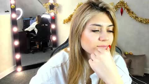 Snapshot of cherry_pr1ce chatting on 01.08.25 cherry_pr1ce online show from 01.08.25