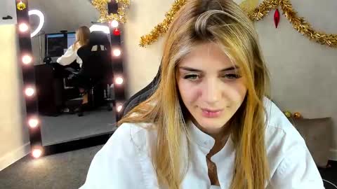 Snapshot of cherry_pr1ce chatting on 01.08.25 cherry_pr1ce online show from 01.08.25