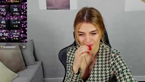 Snapshot of cherry_pr1ce chatting on 01.13.25 cherry_pr1ce online show from 01.13.25