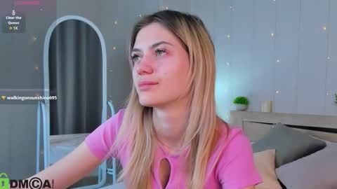 Snapshot of cherry_pr1ce chatting on 11.11.25 cherry_pr1ce online show from 11.11.25