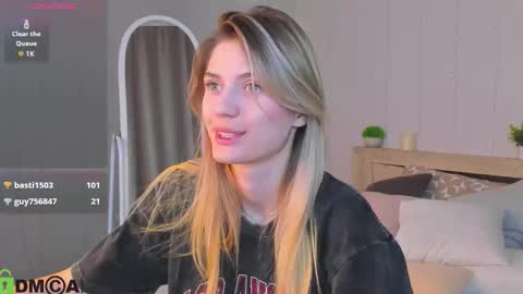 Snapshot of cherry_pr1ce chatting on 11.26.25 cherry_pr1ce online show from 11.26.25