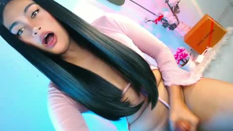 Snapshot of cherry_temptation28 chatting on 06.12.26 marshmallow online show from 06.12.26