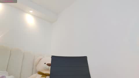 Snapshot of cherry_welll chatting on 09.13.25 Cherry Conection 11pm-6am Colombia time online show from 09.13.25