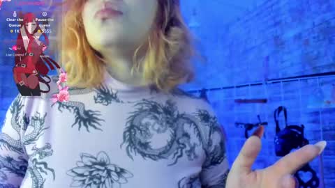 Snapshot of cherry_xoxx chatting on 09.16.25 online show from 09.16.25