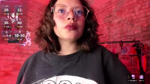 Snapshot of cherry_xoxx chatting on 10.03.25 online show from 10.03.25