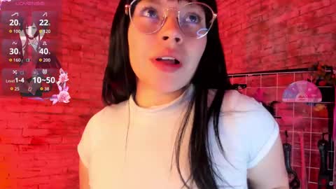 Snapshot of cherry_xoxx chatting on 10.04.25 online show from 10.04.25