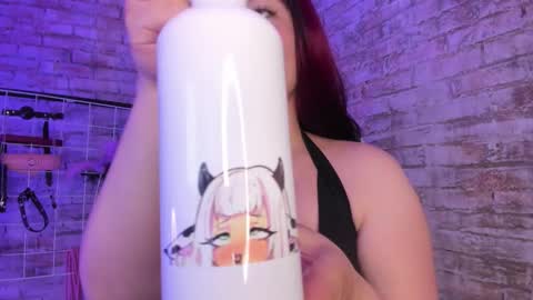 Snapshot of cherry_xoxx chatting on 11.08.25 online show from 11.08.25