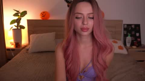 Snapshot of cherryblossom224 chatting on 10.27.25 Alisha online show from 10.27.25