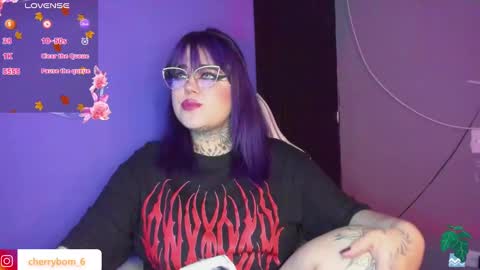  dayis independent model  online show from 12.29.24