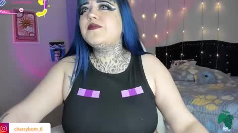  dayis independent model  online show from 02.25.26