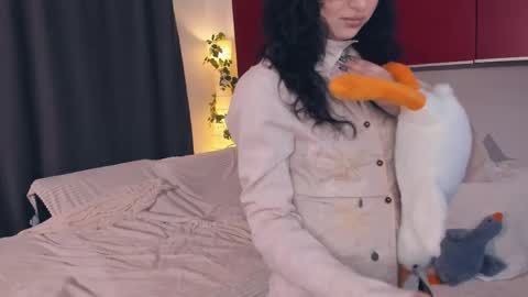 Isabel online show from 04.10.26