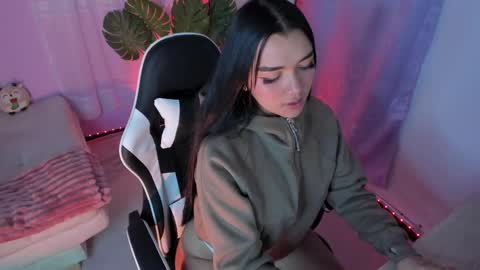 Snapshot of cherrymel_ chatting on 11.12.25 Mely online show from 11.12.25