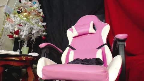 Snapshot of cherryts_hot chatting on 01.18.25 cherry hot online show from 01.18.25