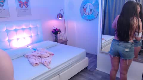 Snapshot of cherryy_summer chatting on 11.14.25 cherryy_summer online show from 11.14.25