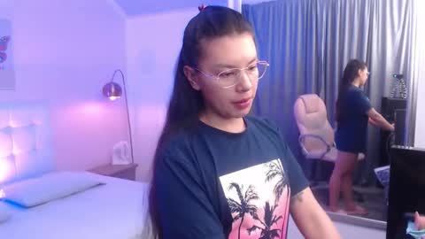 Snapshot of cherryy_summer chatting on 11.20.25 cherryy_summer online show from 11.20.25