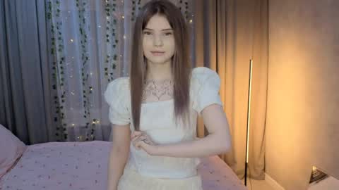 aroline online show from 04.15.26