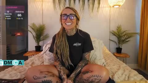 Snapshot of cheviblue chatting on 09.25.25 Chevi Blue online show from 09.25.25